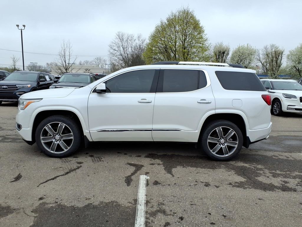 Used 2019 GMC Acadia Denali w/ Technology Package AWD/4WD image 2