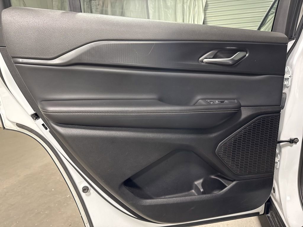 Used 2023 Jeep Grand Cherokee L Laredo w/ Luxury Tech Group I RWD image 14