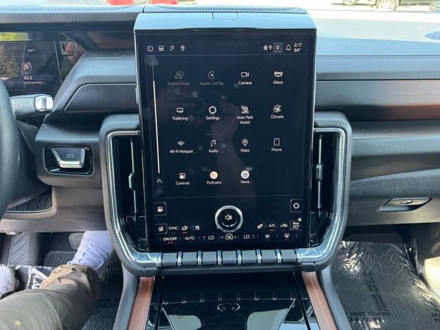 Used 2025 GMC Yukon Denali AWD/4WD image 30