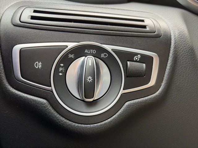 Used 2022 Mercedes-Benz GLC 300 4MATIC image 18