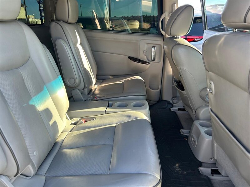 Used 2012 Nissan Quest LE FWD image 10