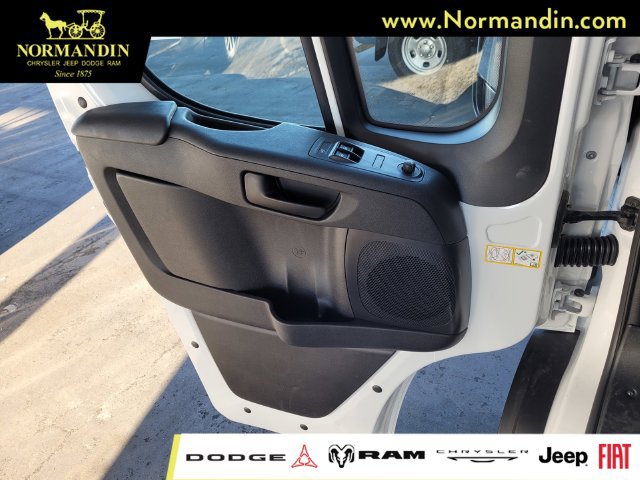 New 2025 RAM ProMaster 3500 w/ Roll-Up Rear Door Package FWD image 9