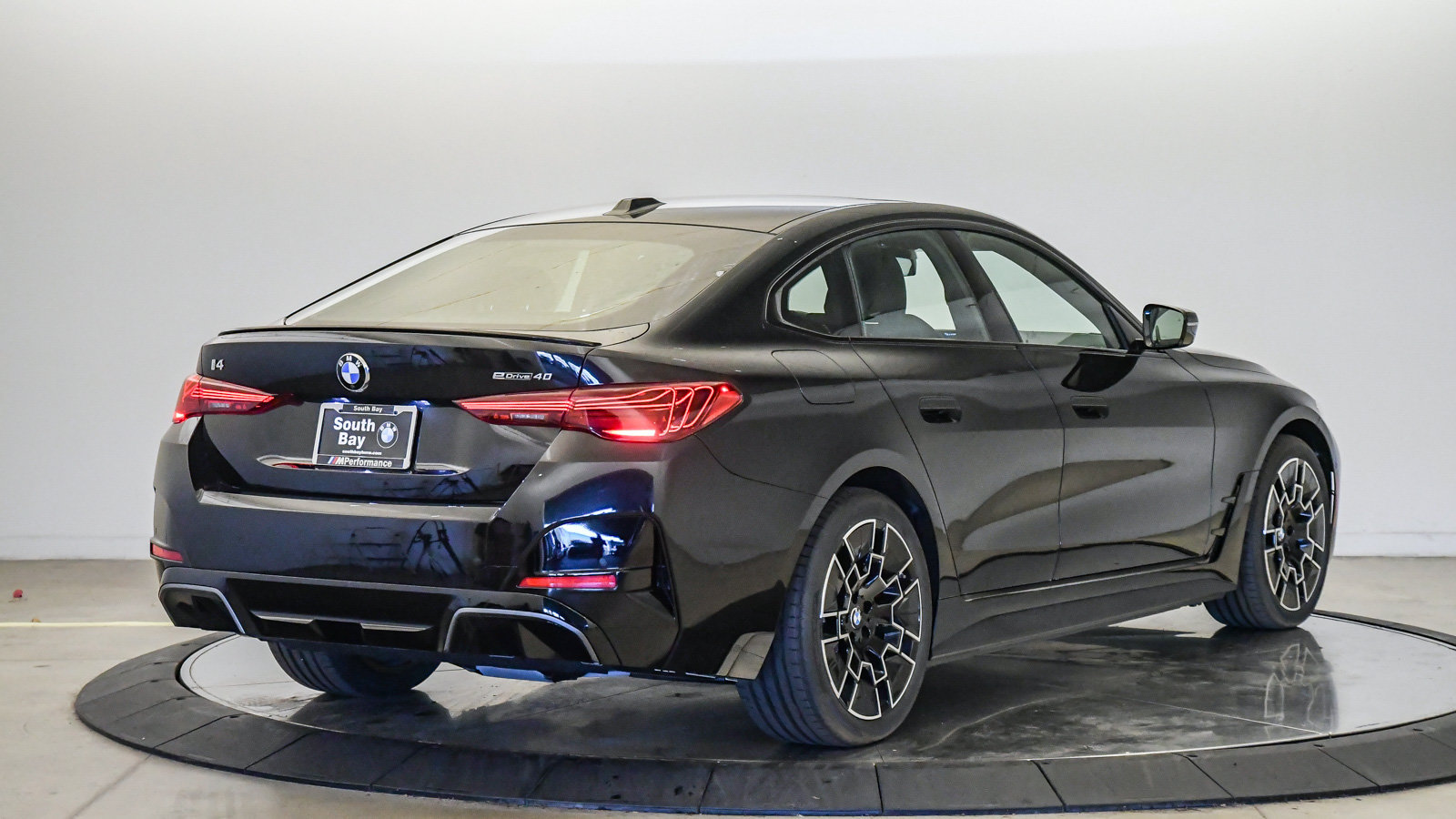 New 2026 BMW i4 eDrive40 w/ M Sport Package RWD image 5