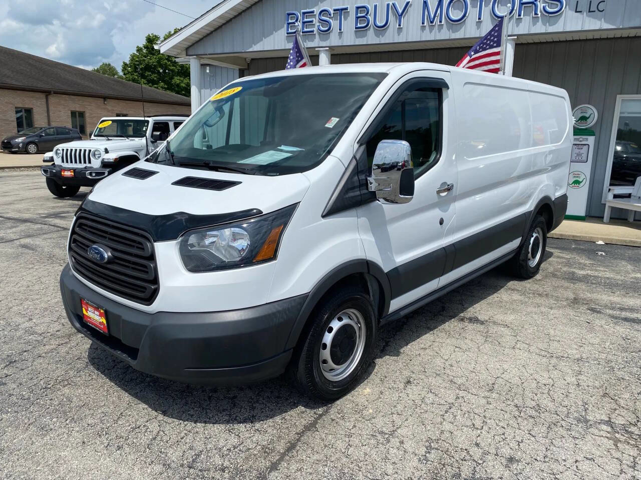 Used 2018 Ford Transit 150 150 3dr SWB Low Roof Cargo Van image 3