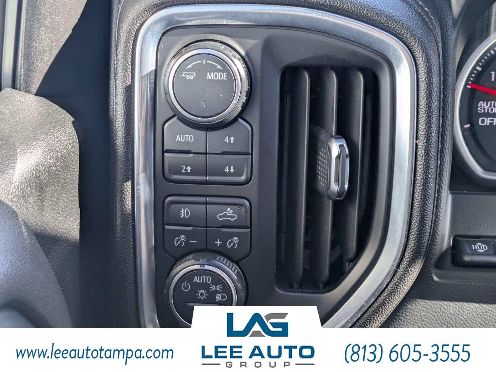 Used 2020 Chevrolet Silverado 1500 High Country w/ Technology Package AWD/4WD image 21