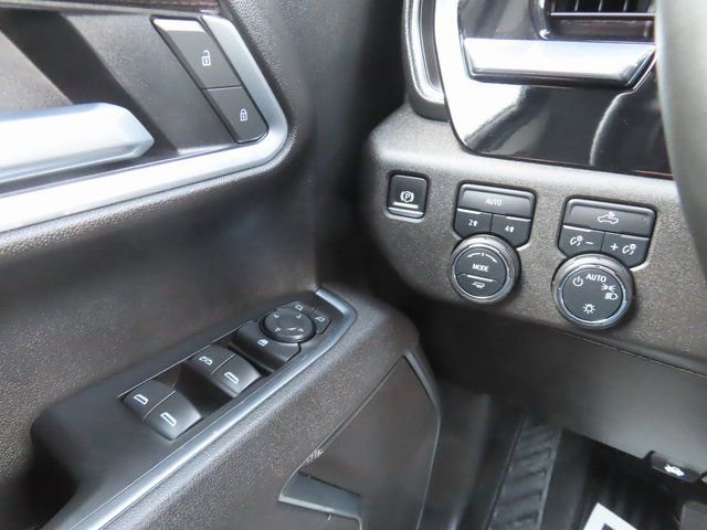 Used 2025 Chevrolet Silverado 1500 LT AWD/4WD image 33