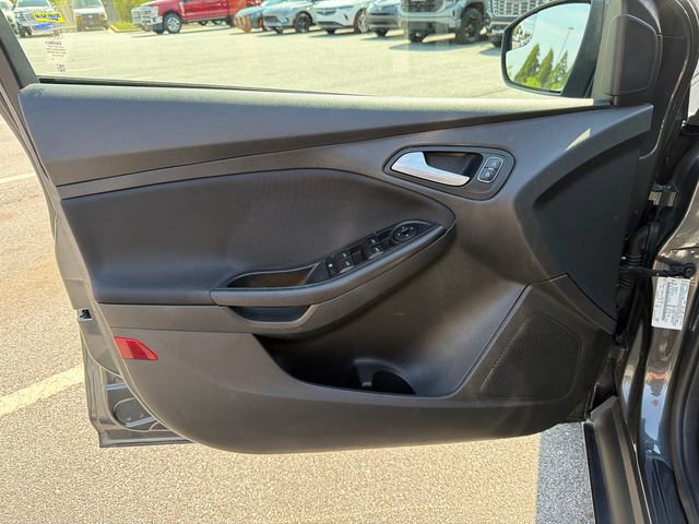 Used 2016 Ford Focus SE image 10