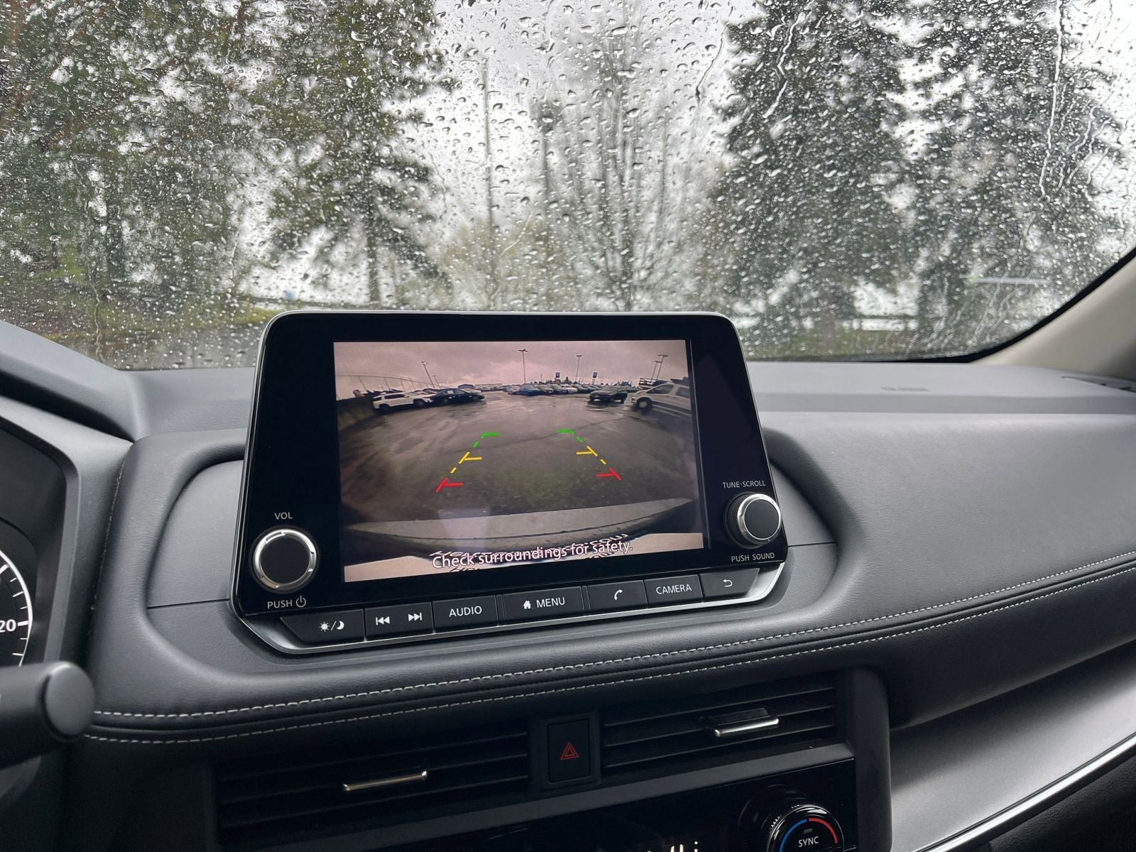 Used 2025 Nissan Rogue SV image 25