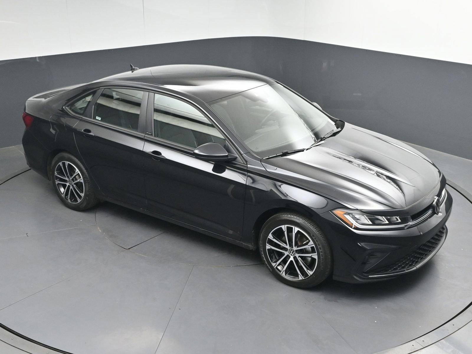 Used 2025 Volkswagen Jetta Sport FWD image 30