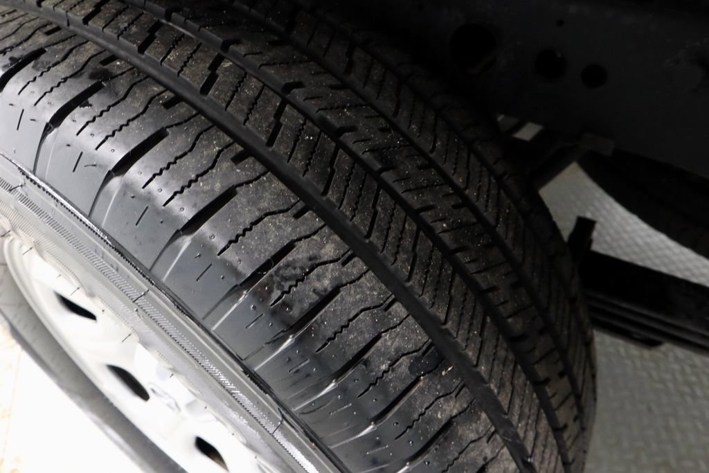 Certified 2025 Nissan Frontier S image 19