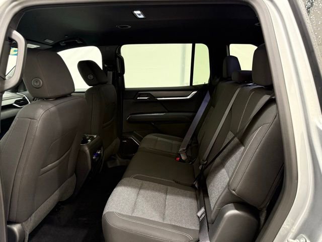 Used 2025 GMC Acadia Elevation image 14