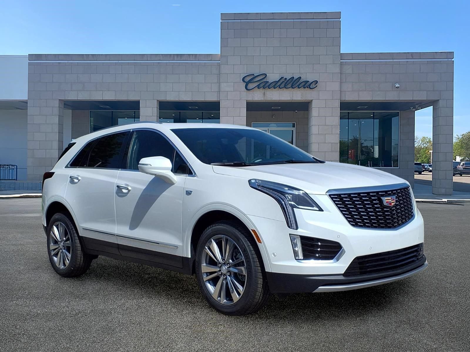New 2026 Cadillac XT5 Premium Luxury w/ LPO, Floor Liner Package AWD/4WD image 3