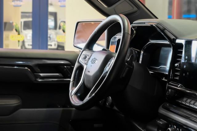 Used 2022 Chevrolet Silverado 1500 ZR2 w/ Technology Package image 12