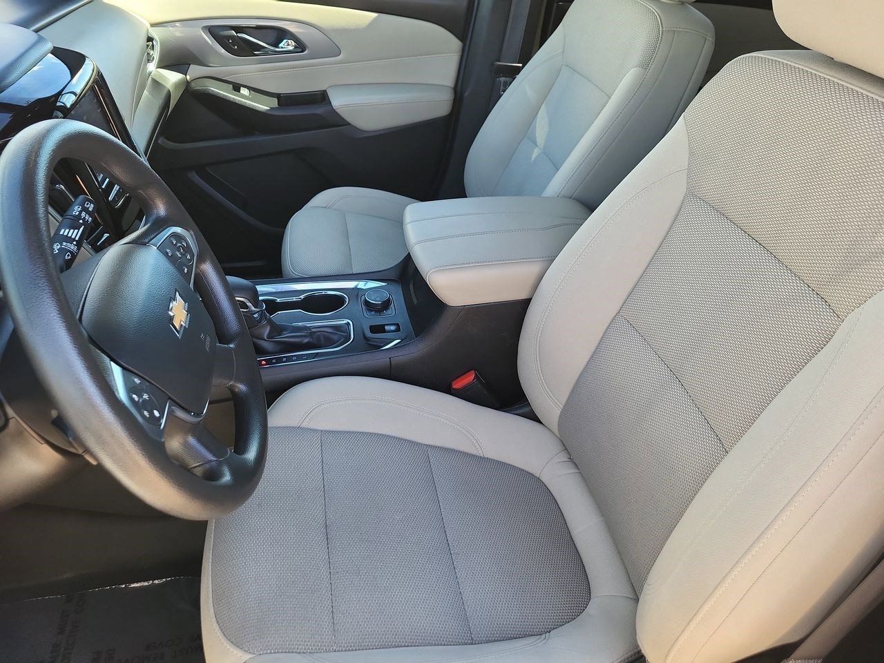 Used 2023 Chevrolet Traverse LS image 24