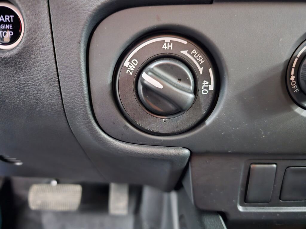 Used 2025 Nissan Frontier S image 25