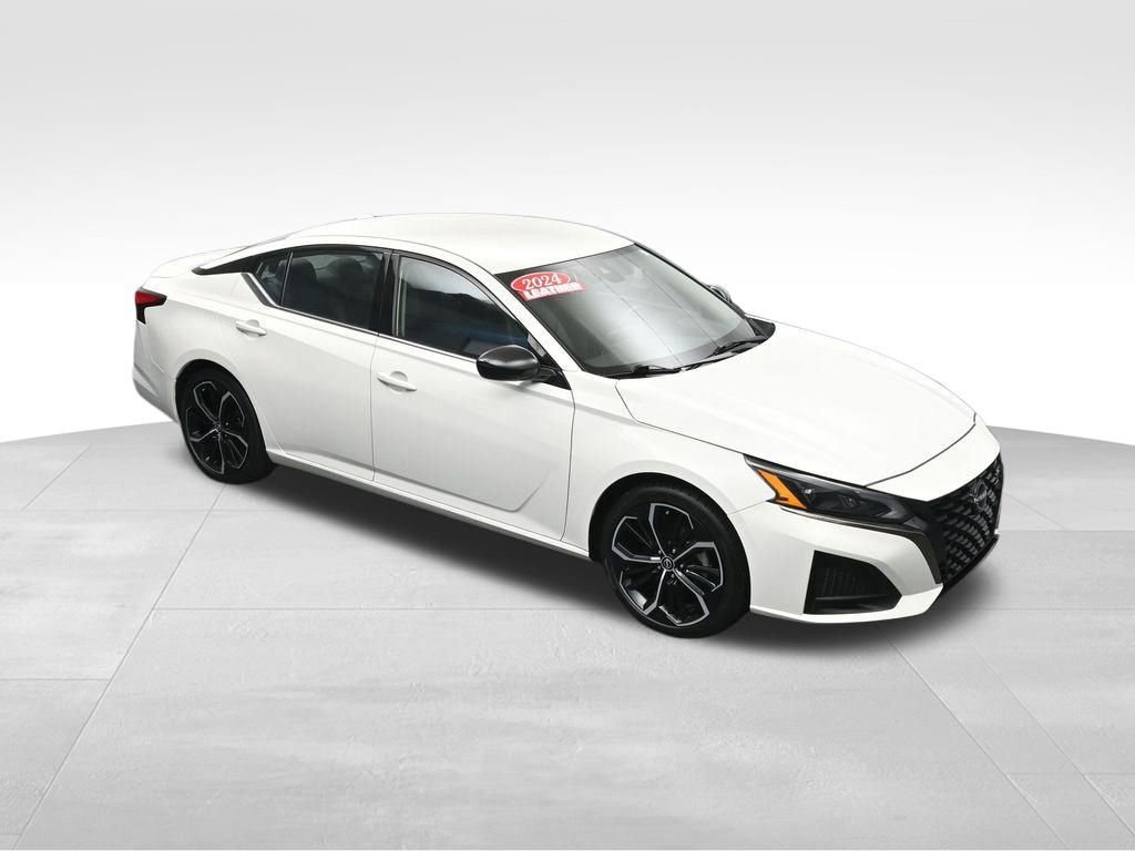 Used 2024 Nissan Altima 2.5 SR FWD image 37