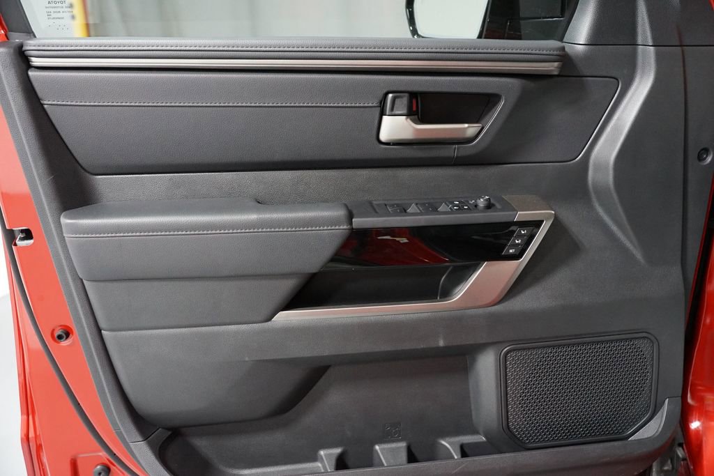 Used 2025 Toyota Tundra Limited image 31