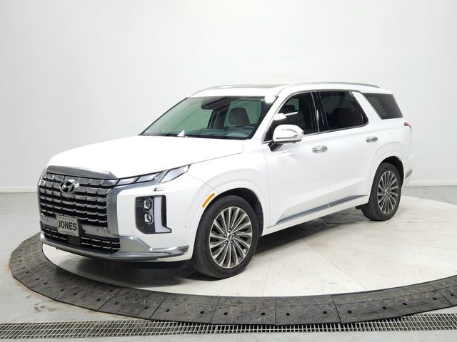 Used 2024 Hyundai Palisade Calligraphy image 3