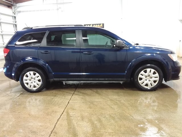 Used 2017 Dodge Journey SE w/ Flexible Seating Group image 2