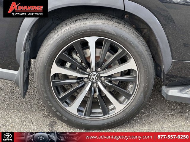 Used 2022 Toyota Highlander XSE AWD/4WD image 11