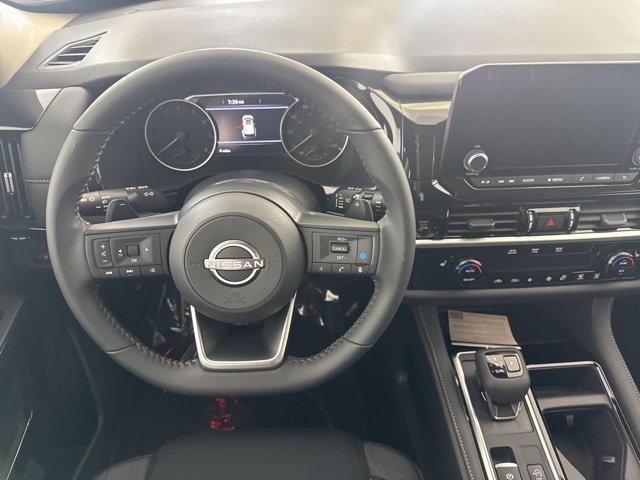 New 2025 Nissan Pathfinder SV w/ Black Appearance Package image 31