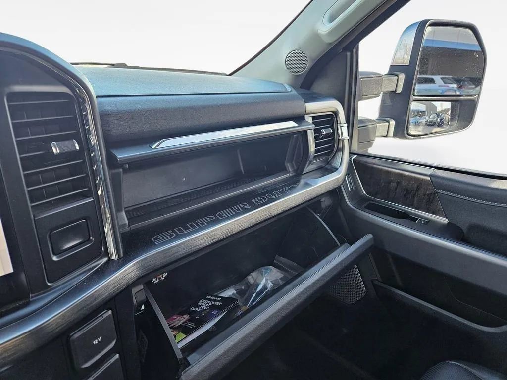 Used 2024 Ford F250 Lariat w/ Chrome Package image 20