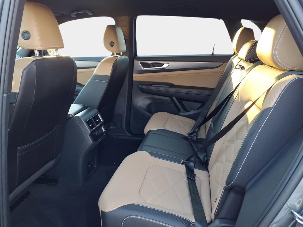 Used 2024 Volkswagen Atlas Cross Sport SE image 10