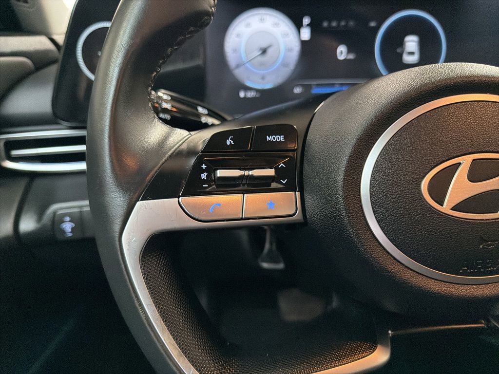 Certified 2024 Hyundai Elantra SEL w/ Convenience Package image 16