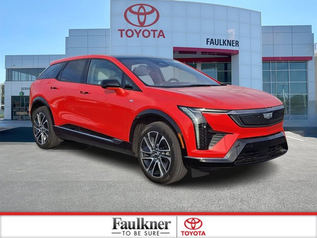 Used 2025 Cadillac Optiq Sport 2 image 1