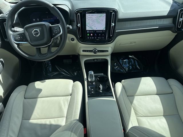 Certified 2023 Volvo XC40 B5 Ultimate w/ Climate Package image 15