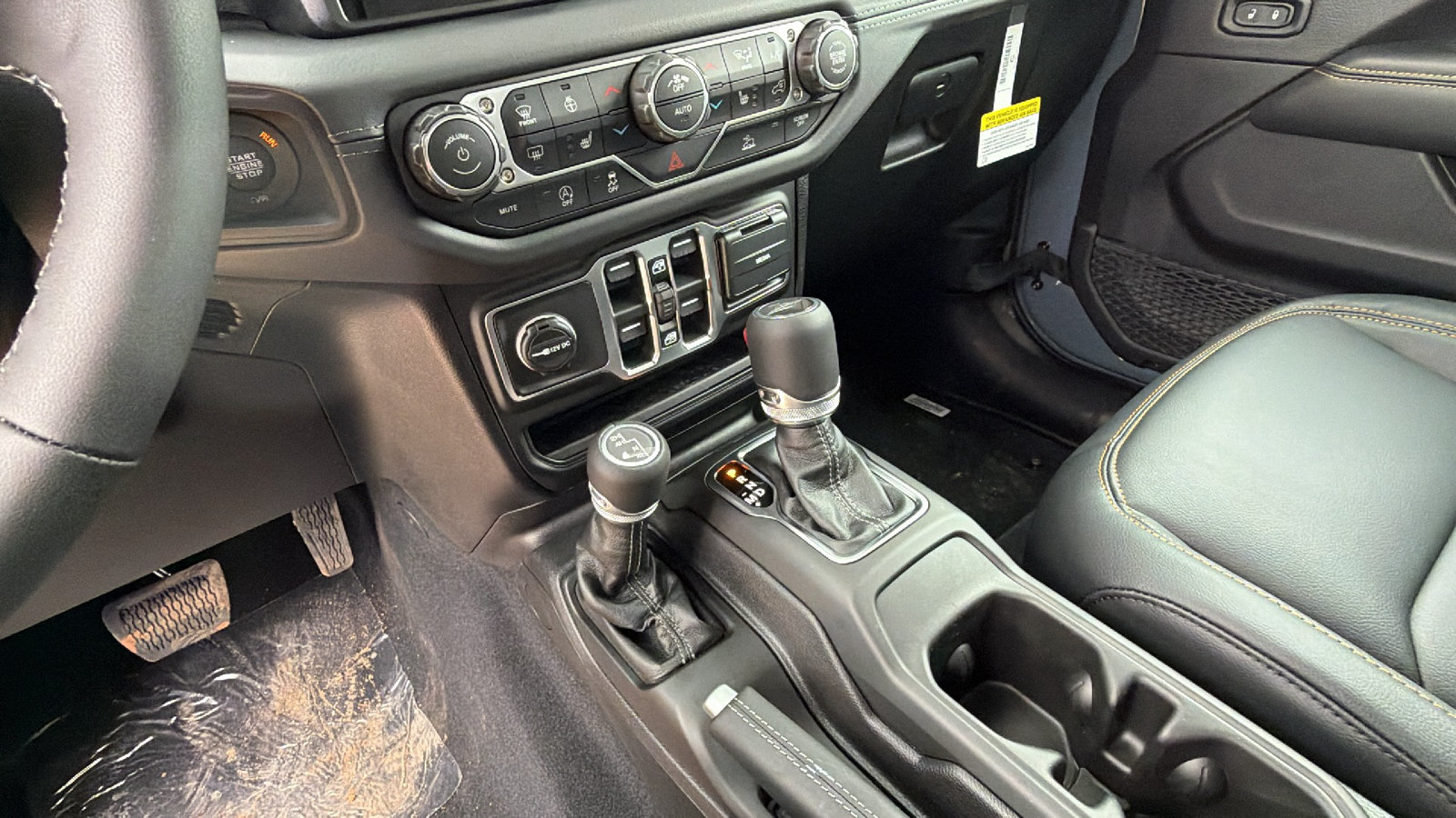 New 2026 Jeep Gladiator Sport AWD/4WD image 26