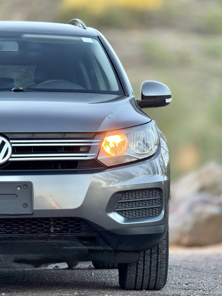 Used 2017 Volkswagen Tiguan Limited w/ Premium Package image 11