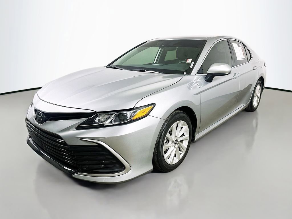 Used 2024 Toyota Camry LE video 3