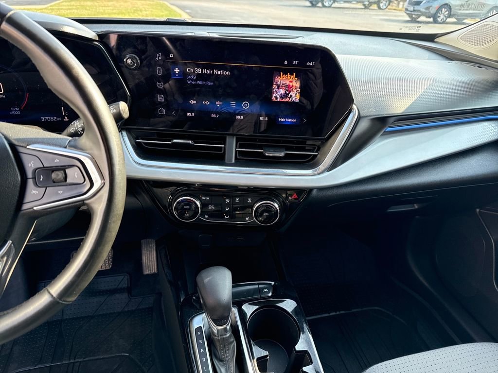 Certified 2024 Chevrolet Trax LT w/ Driver Confidence Package image 17