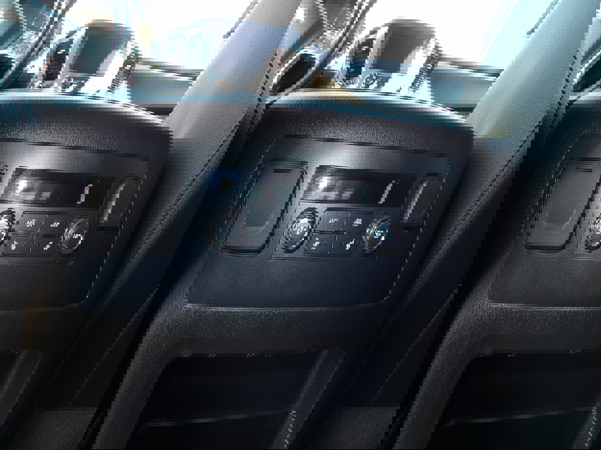 Used 2018 Chevrolet Tahoe LT w/ Luxury Package image 13