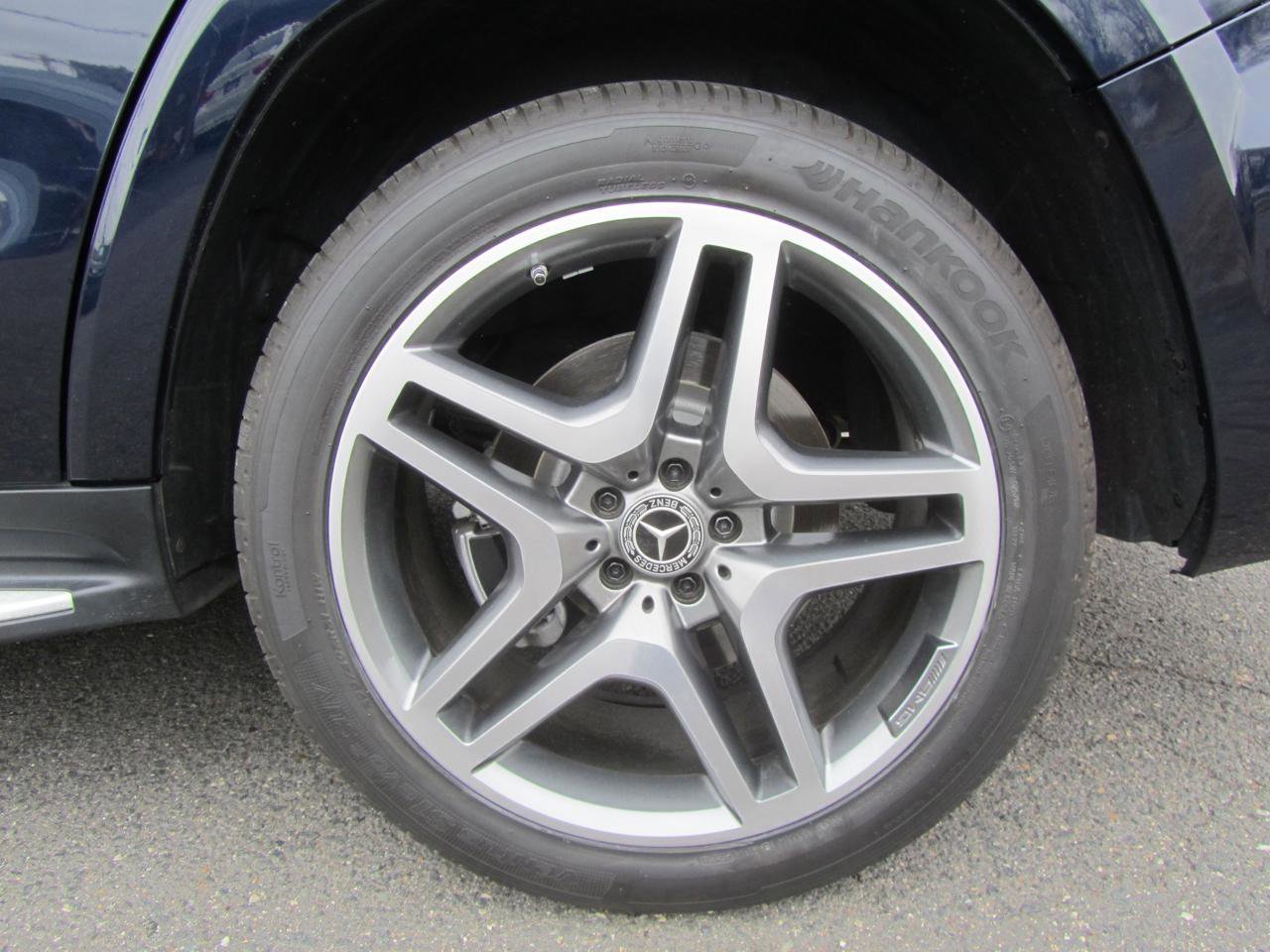 Used 2018 Mercedes-Benz GLS 550 4MATIC w/ Driver Assistance Package image 26