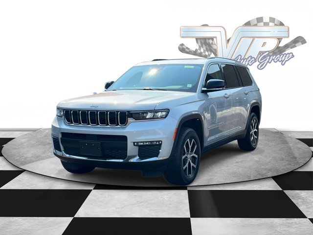 Used 2023 Jeep Grand Cherokee L Limited AWD/4WD image 3