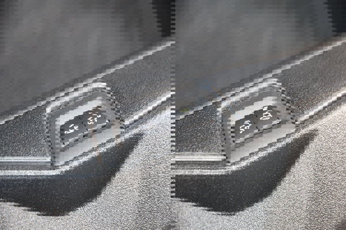 Used 2022 BMW X7 M50i w/ Executive Package image 61