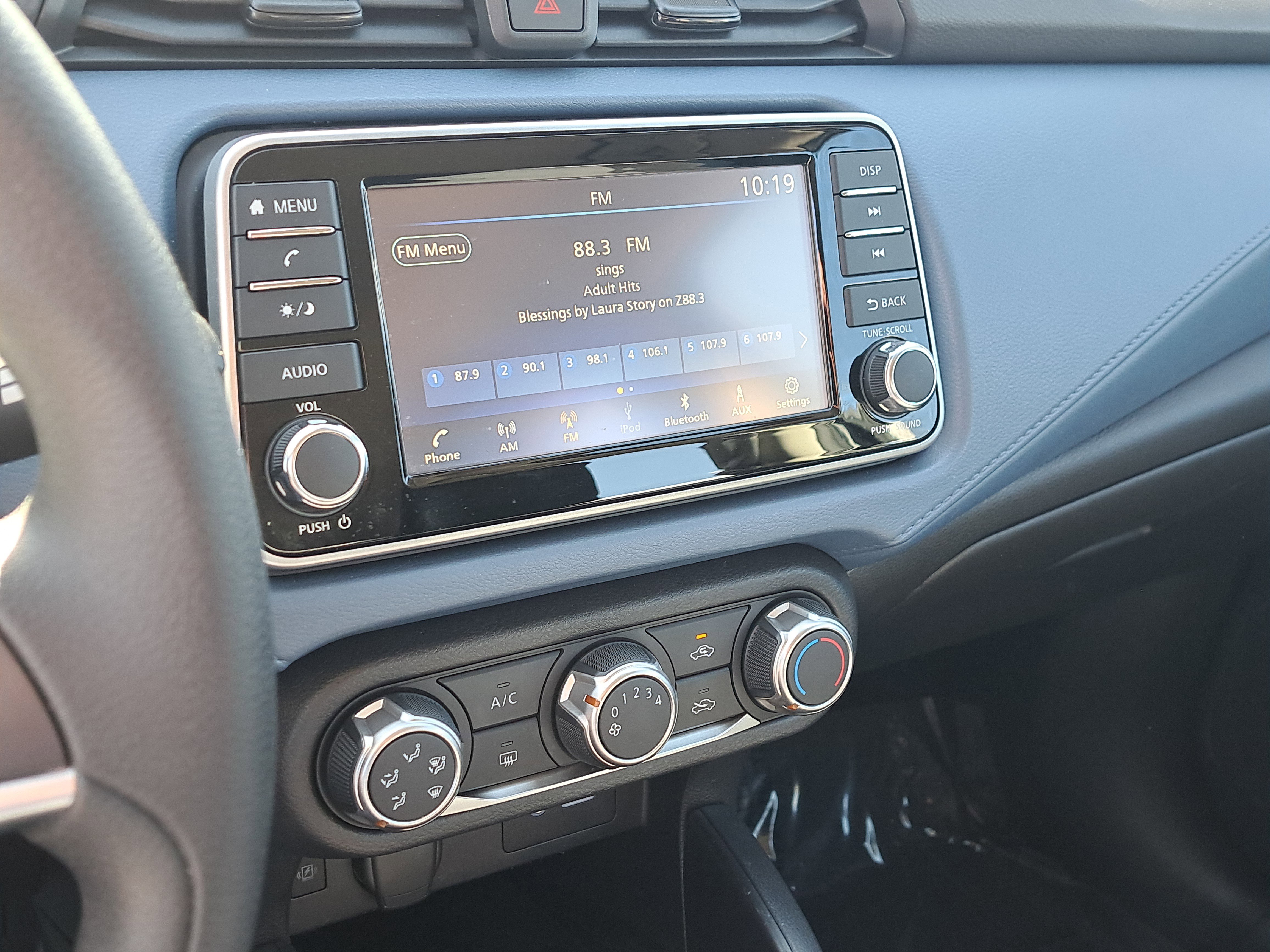 Certified 2024 Nissan Versa SV w/ Trunk Package image 27