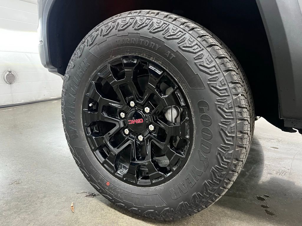 New 2026 GMC Canyon Elevation image 13