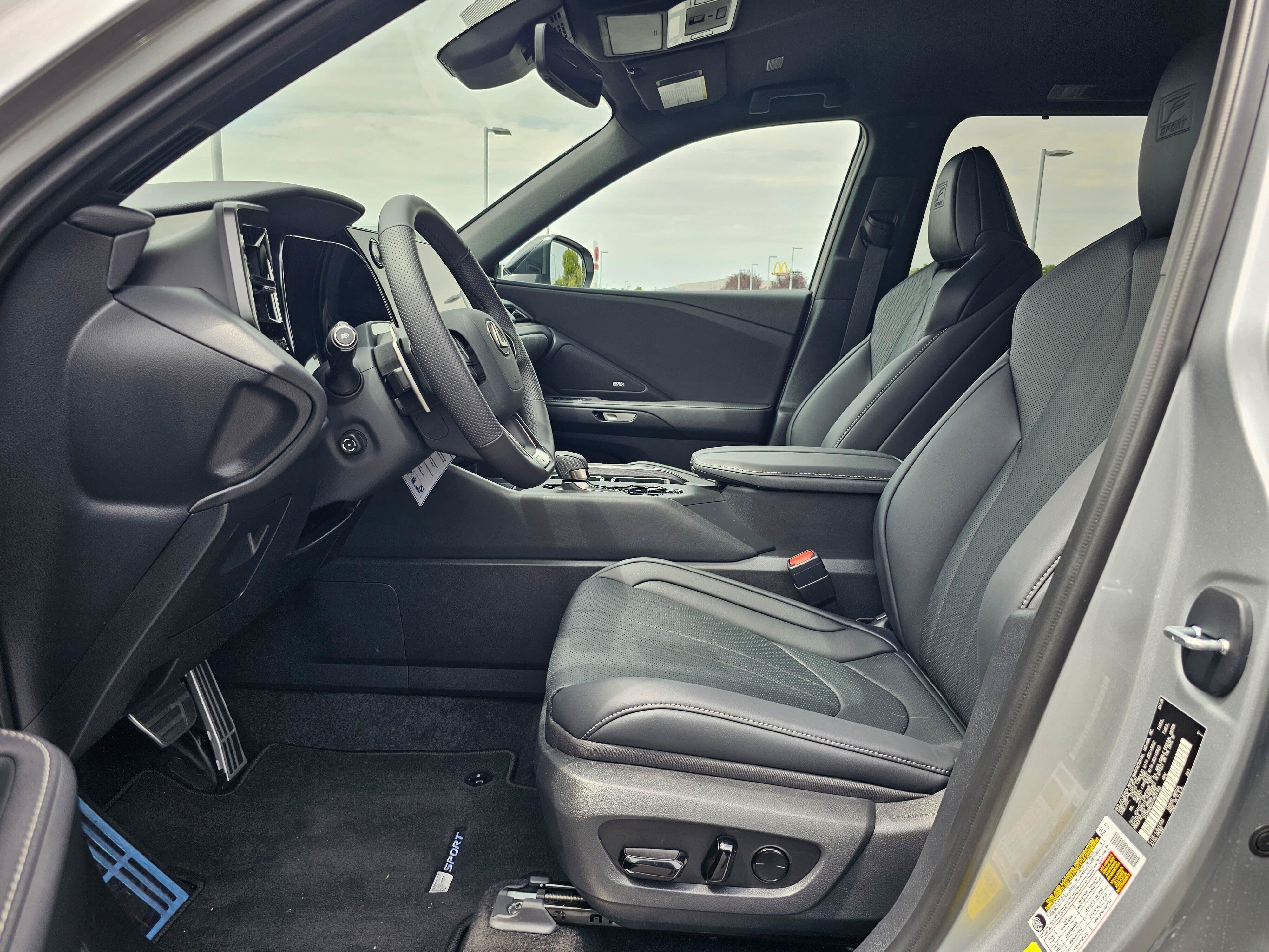 Used 2026 Lexus TX 500h AWD w/ Technology Package image 19