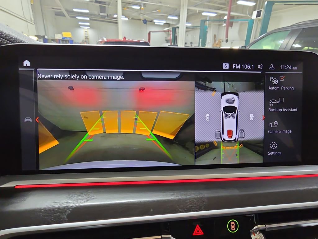 Used 2022 BMW X7 xDrive40i w/ Premium Package image 28