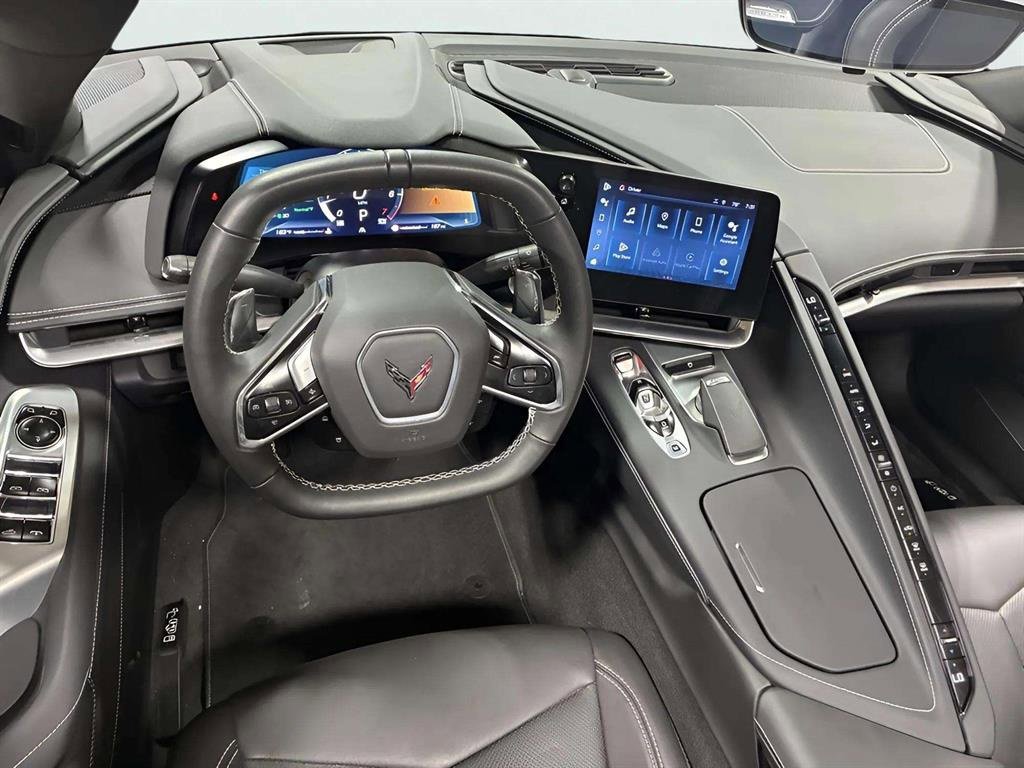 Used 2024 Chevrolet Corvette Stingray Convertible w/ Z51 Performance Package image 11