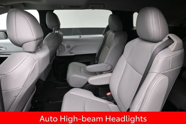 Used 2026 Toyota Sienna XLE AWD/4WD image 14