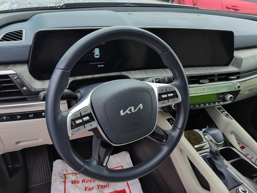 Used 2023 Kia Telluride EX w/ EX Captain's Chair Package FWD image 9