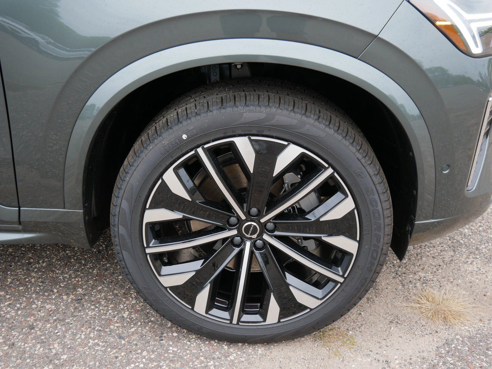 New 2027 Volvo XC90 B6 Plus AWD/4WD image 4