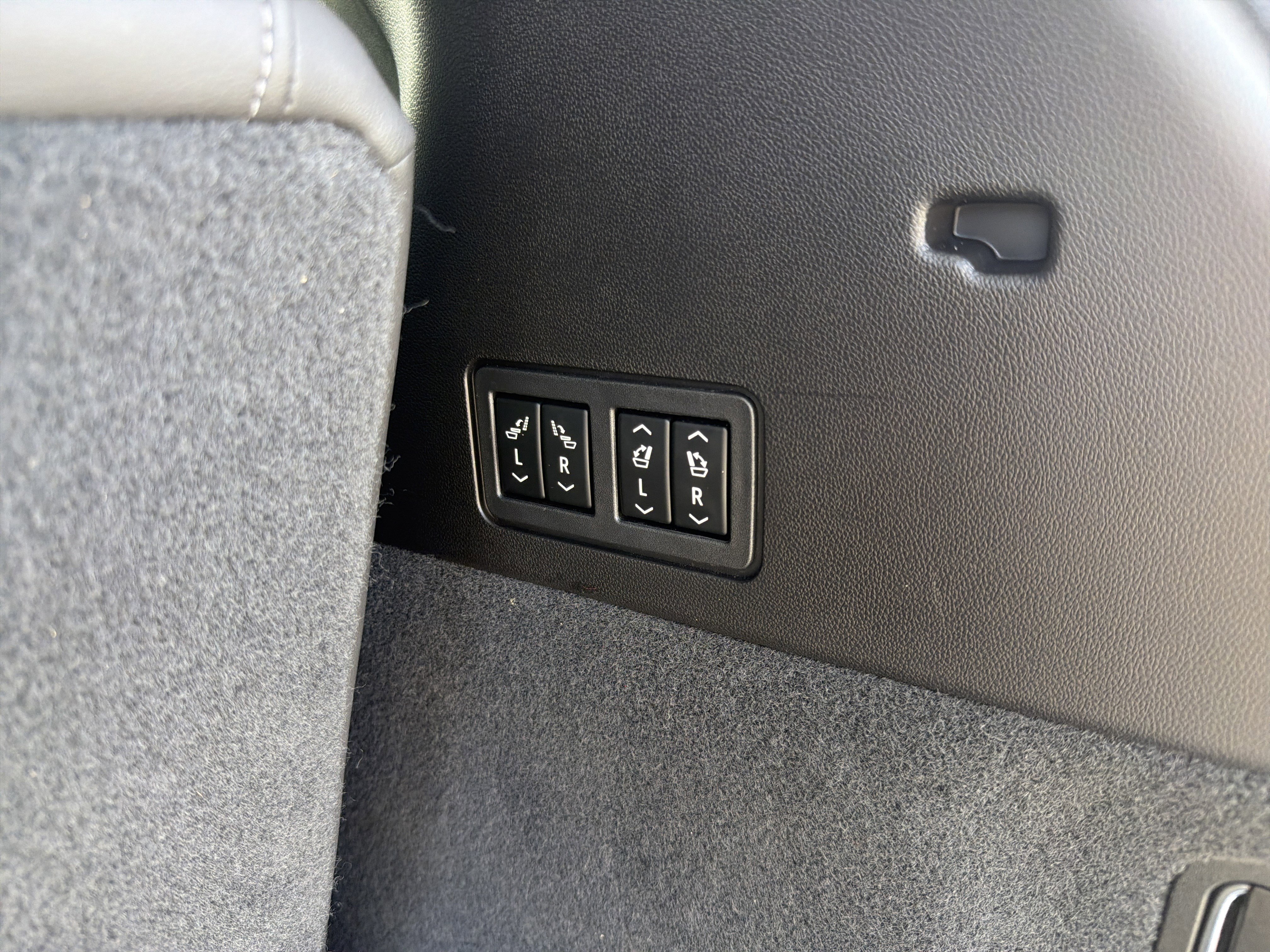 Used 2023 Cadillac XT6 Sport image 24