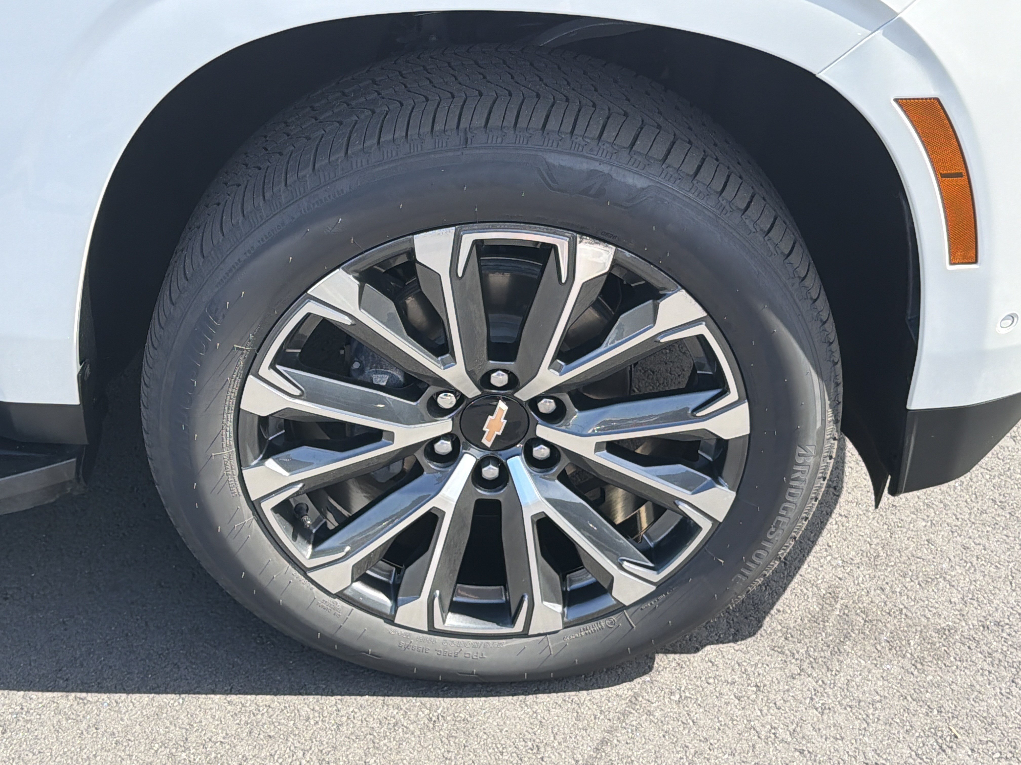 Used 2025 Chevrolet Suburban High Country AWD/4WD image 12