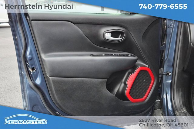 Used 2023 Jeep Renegade Trailhawk image 15