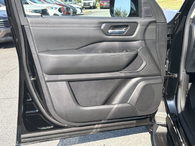Certified 2025 Nissan Armada SV AWD/4WD image 12